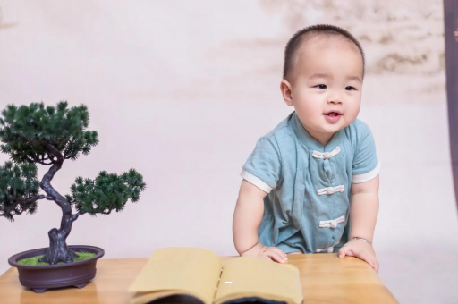 祁东宝宝脸上小白点
